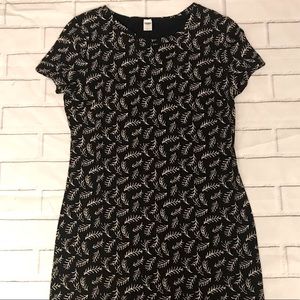 Old Navy Dress T-Shirt Printed (Size M)